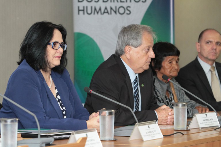 Durante o lançamento de documentário, ministra Damares Alves defende a inclusão da pessoa idosa indígena