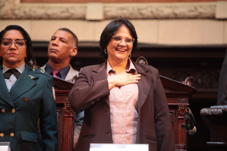 Ministra Damares é homenageada em cerimônia na Assembleia Legislativa do Rio de Janeiro