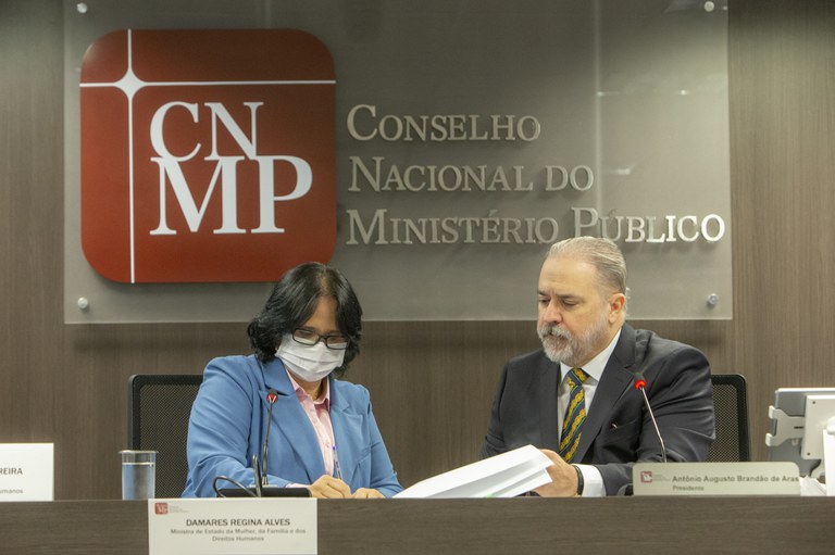 Ministério e CNMP celebram acordo sobre violações dos direitos humanos durante a pandemia