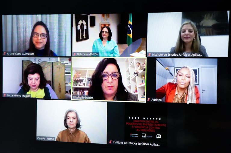 Ministra destaca ampliação de canais de atendimento do Ligue 180 em diálogo virtual