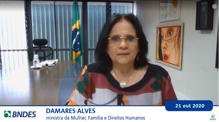 Ministra Damares participa de painel sobre desenvolvimento sustentável da Amazônia