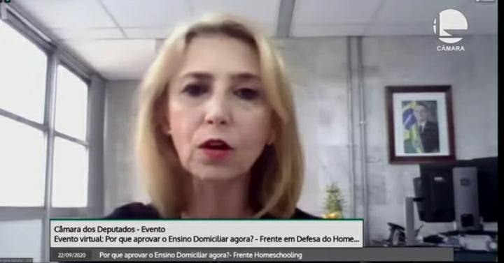 Simpósio discute regulamentação do ensino familiar no Brasil