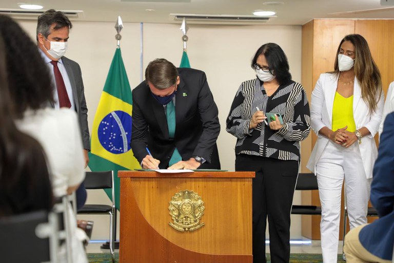 Sanção - Lei Sinal Vermelho