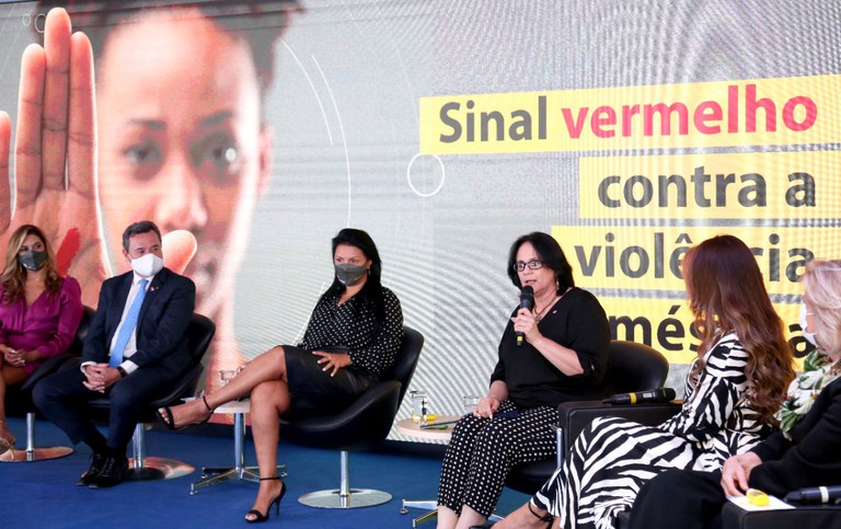 Banco do Brasil adere à Campanha Sinal Vermelho contra a Violência Doméstica