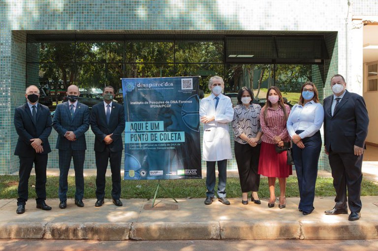 Comitiva do Governo Federal faz visita ao Instituto de Pesquisa de DNA Forense