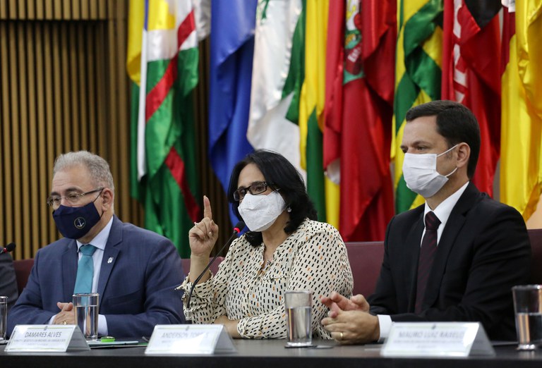 Ministérios firmam parceria para ações de promoção da igualdade racial