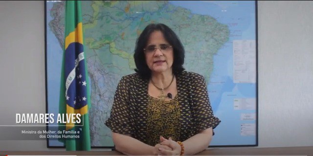 Ministra Damares critica violações de direitos humanos durante combate à pandemia