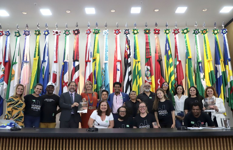 Guia auxilia a implementação de projetos de moradia primeiro no Brasil