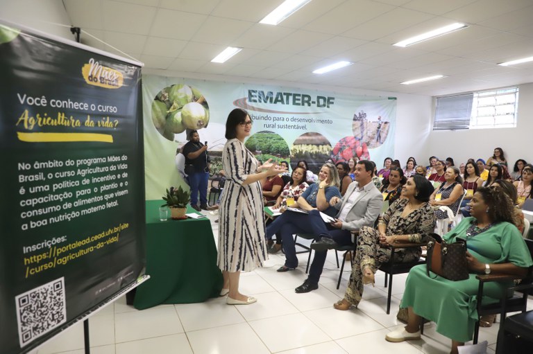 Mulheres do campo participam de aula inaugural do projeto Agricultura da Vida em Brazlândia (DF)