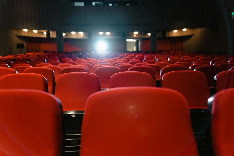 Universalidade do acesso das pessoas com deficiência às salas de cinema é garantida em nova instrução normativa