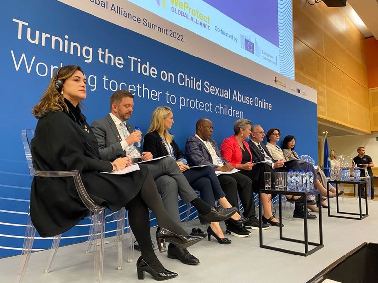 Brasil investirá US$ 2 milhões em estudos para combater violência sexual infantil na internet