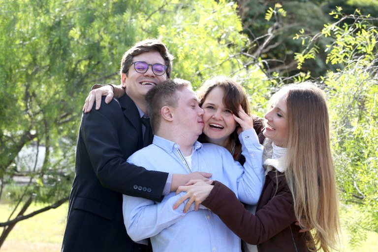 Exposição dá visibilidade a mulheres que convivem com doenças raras e deficiência