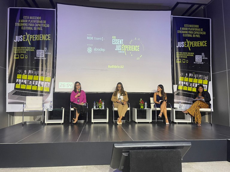 Palestra aborda avanços na política de enfrentamento à violência política contra a mulher