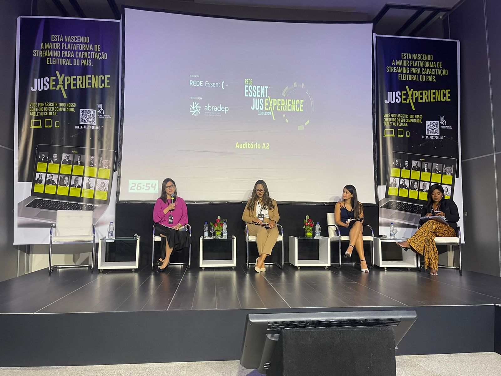 Palestra aborda avanços na política de enfrentamento à violência política contra a mulher