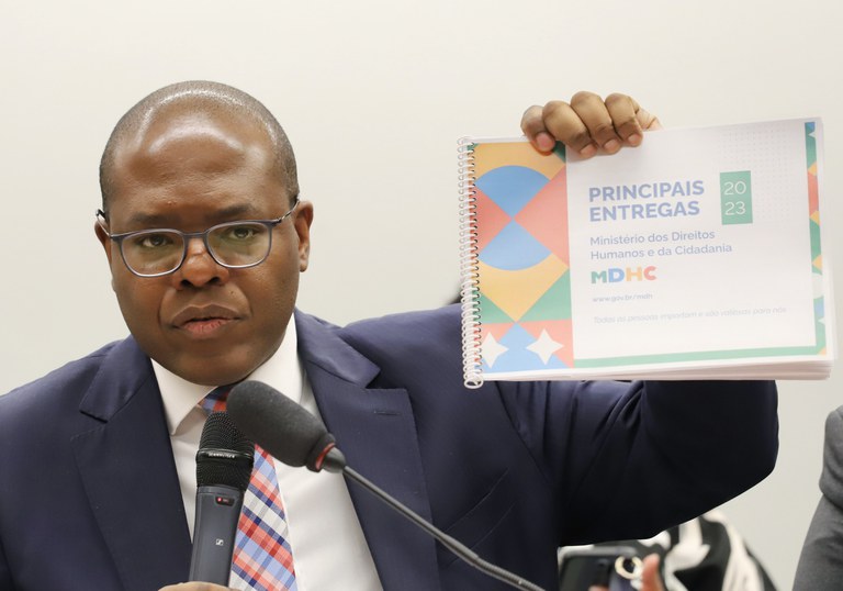 Na Câmara, ministro Silvio Almeida destaca ações do MDHC e ressalta que “não há políticas de direitos humanos sem segurança pública”