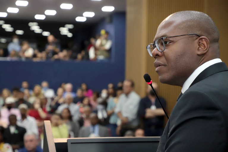 Ministro dos Direitos Humanos diz que atuará em conjunto com a comunidade internacional para preservar a democracia e os direitos humanos no país