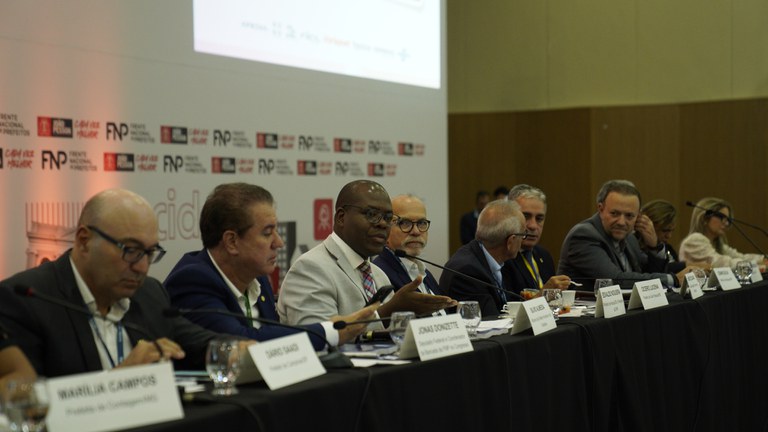 Silvio Almeida ressalta Conselhos Tutelares como instrumentos fundamentais para a proteção dos direitos das crianças e adolescentes