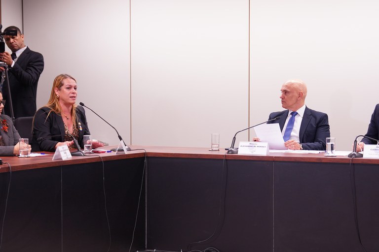 Em audiência com presidente do TSE, secretária Symmy Larrat solicita ampliação de direitos da população LGBTQIA+ durante processo eleitoral