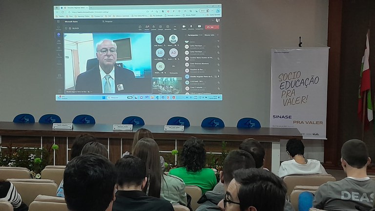 Em Florianópolis (SC), projeto “Encontros Regionais: Sinase Pra Valer” é lançado com a presença do MDHC