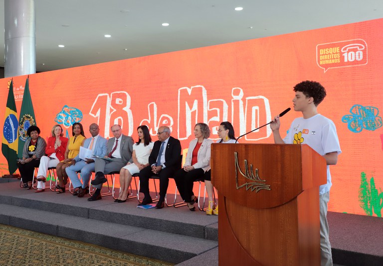 Resolução do Conanda estabelece flor amarela e laranja como símbolos oficiais do Enfrentamento ao Abuso e à Exploração Sexual de Crianças e Adolescentes