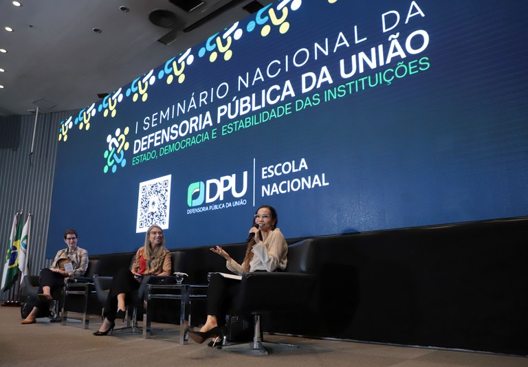 Rita Oliveira ressalta papel estratégico da DPU junto ao MDHC durante 1º seminário da instituição