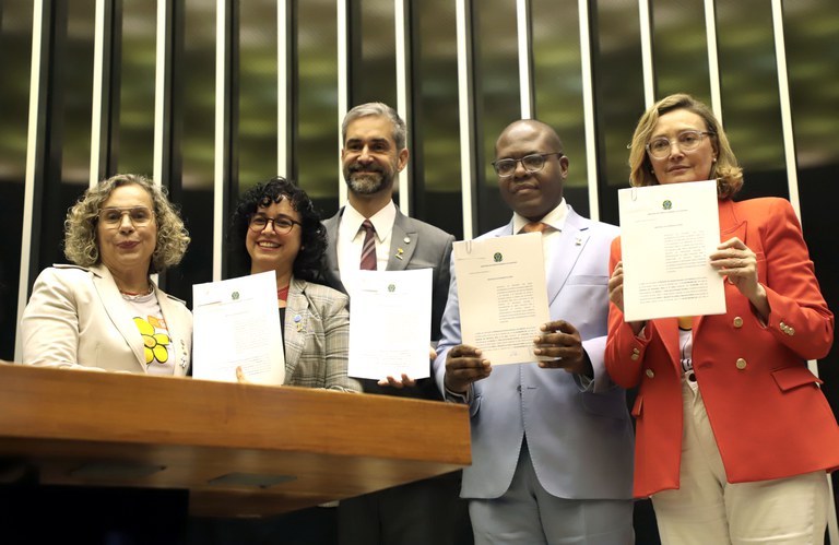 Sessão solene na Câmara dos Deputados marca o Dia Nacional de Enfrentamento ao Abuso e à Exploração Sexual de Crianças e Adolescentes,