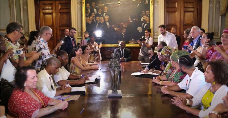 Ministro Silvio Almeida assina acordo para reparação histórica em favor das religiões de matriz africana