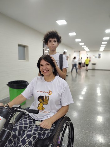 Secretária Anna Paula Feminella votou em Brasília e incentivou os brasileiros a participarem das eleições (DF)