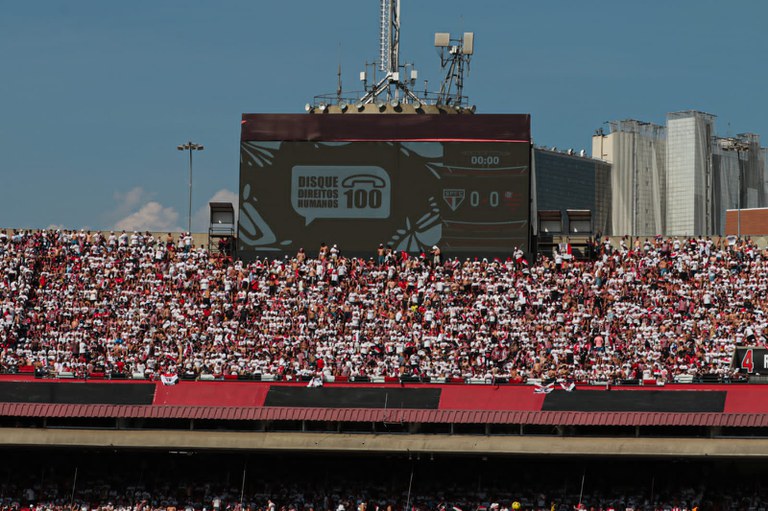 Em caso de violações de direitos, Disque 100