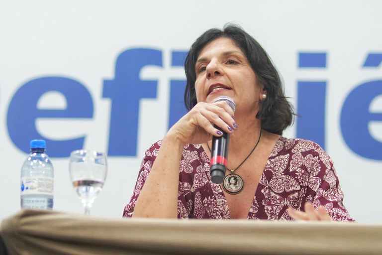 A secretária Anna Paula Feminella refletiu sobre perspectivas do Novo Viver sem Limite (Foto: Gustavo Gloria)