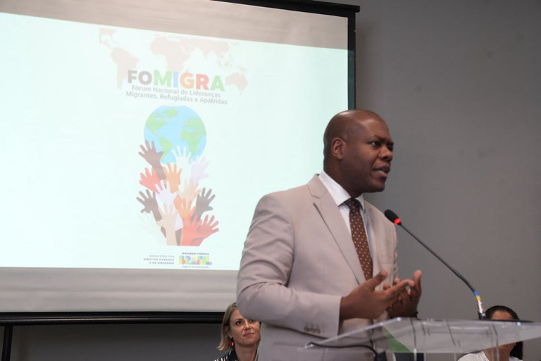 Ministro Silvio Almeida discursa durante abertura (Foto: Gustavo Glória)