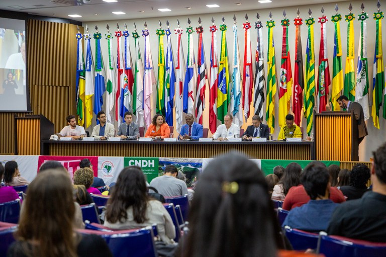 "Desafio é fortalecer a interface entre direitos humanos e economia", diz Silvio Almeida na audiência sobre Direitos Humanos e Empresas
