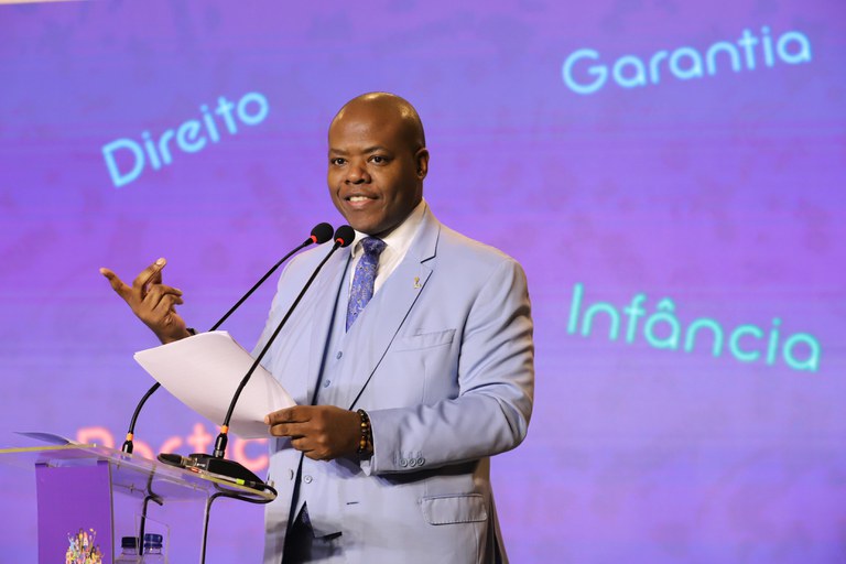 Silvio Almeida abre Conferência Nacional dos Direitos da Criança e do Adolescente com palestra magna