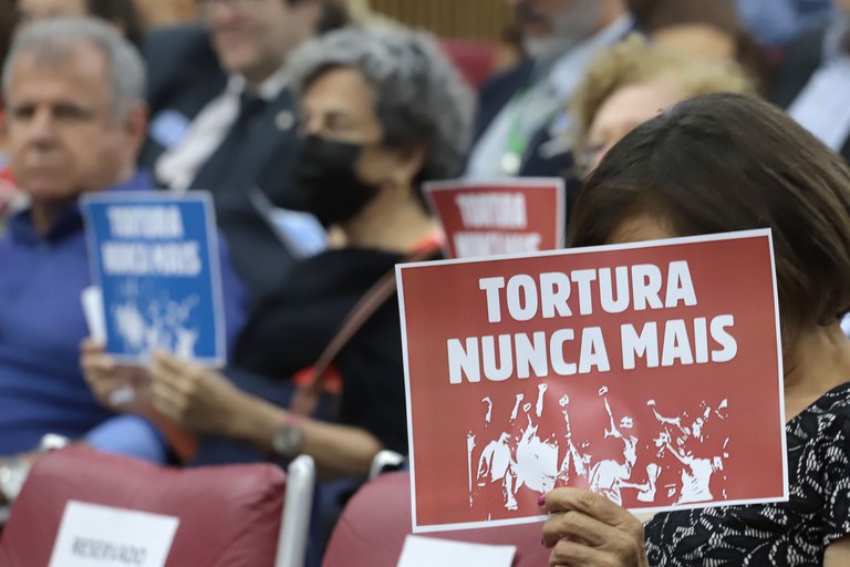 Lei que cria o Dia Nacional de Combate à Tortura é sancionada por decreto presidencial