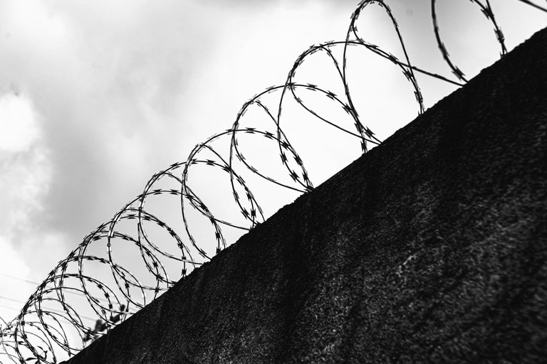 Direitos Humanos avança em projeto para enfrentar racismo no sistema prisional brasileiro na capital do RJ e em Niterói