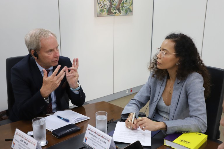 Políticas para combater discurso de ódio nas plataformas digitais é tema de diálogo entre Direitos Humanos e