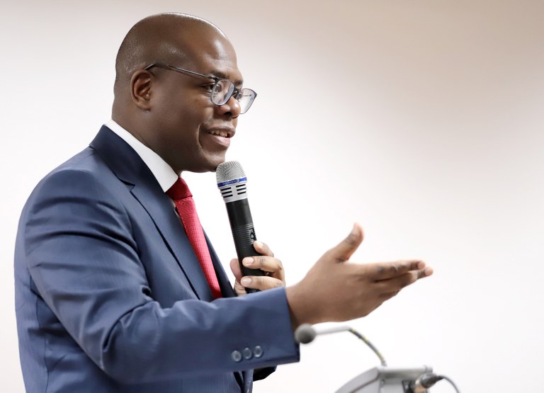 Silvio Almeida estará na Expo Favela São Paulo 2024 para falar sobre democracia e direitos humanos