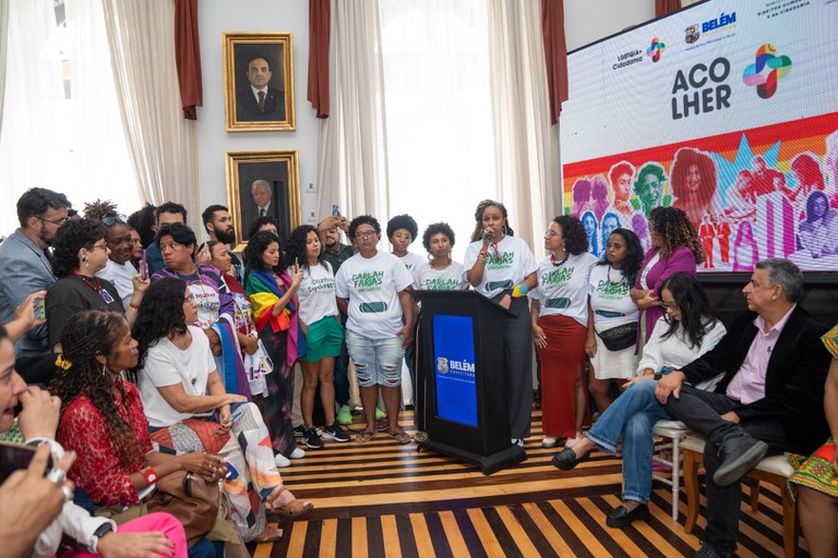 Sociedade civil e autoridades locais participaram da cerimônia (Foto: Gustavo Gloria - Ascom/MDHC)