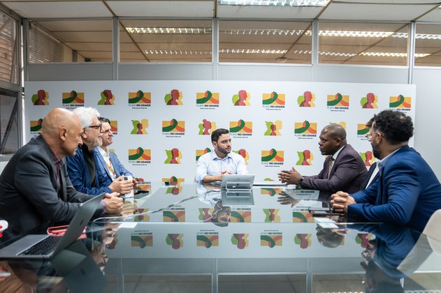 O ministro também se encontrou com o vice-governador do estado, Gabriel Souza