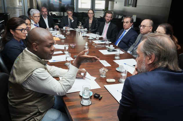 Silvio Almeida se reuniu com autoridades locais para articular agilidade em ações