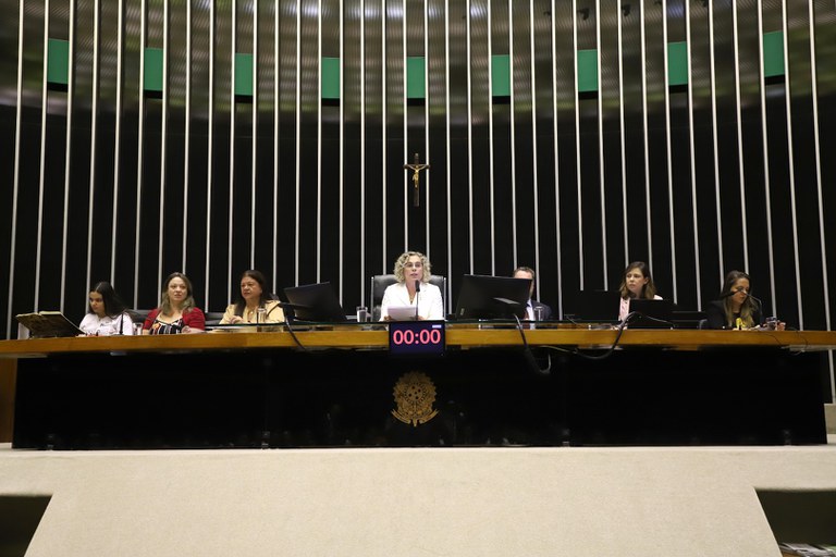 Mesa da sessão solene