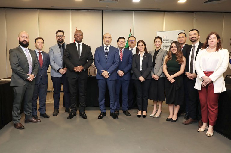 Silvio Almeida representa o Brasil em diálogo entre sociedade civil e países-membros do Mercosul