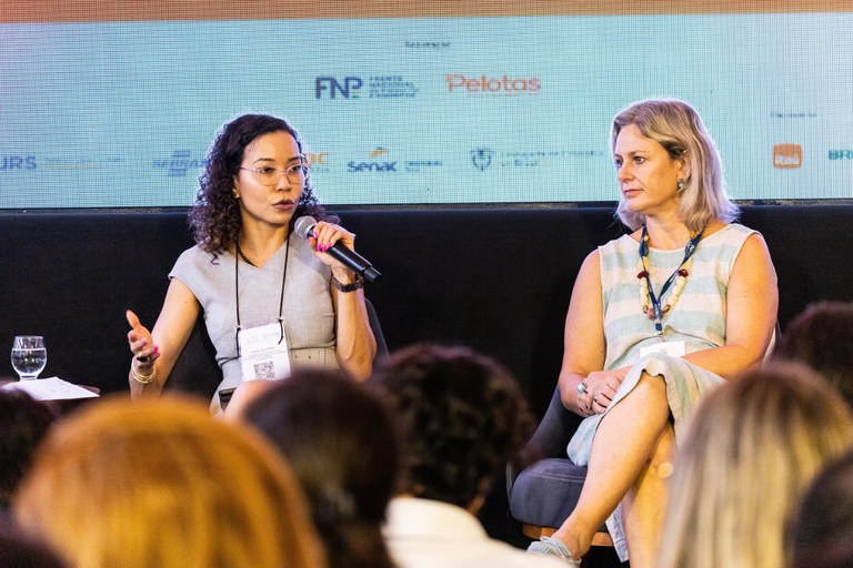 Em Pelotas (RS), secretária-executiva do MDHC, Rita Oliveira, participa de debate sobre segurança pública e direitos humanos