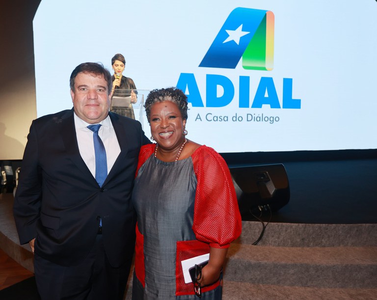 Em Goiás, ministra Macaé Evaristo reforça aliança entre empresas e Estado por desenvolvimento com dignidade