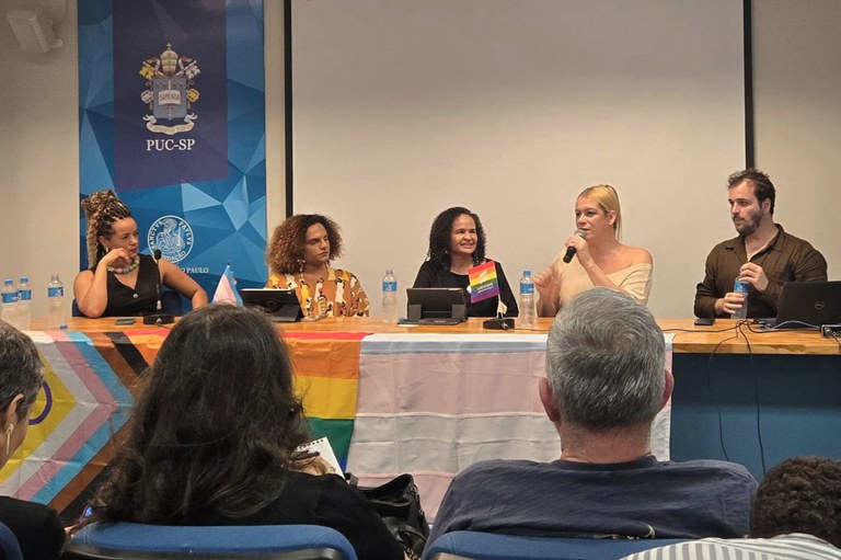 Em São Paulo, Symmy Larrat apresenta ações do governo federal para a inclusão de pessoas LGBTQIA+ no mercado de trabalho