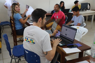 Ação reuniu gestores federais, estaduais, municipais, representantes da sociedade civil e toda a comunidade local (Foto: Rafael Francisco/MDHC)