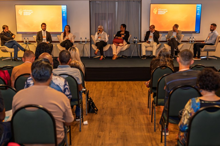 MDHC participa de encontro inédito sobre saúde de trabalhadores resgatados de situações de trabalho escravo