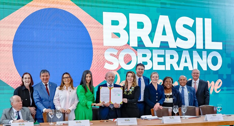 Ministra exalta instituição da política para a primeira infância: “cuidando do bem mais precioso que temos”