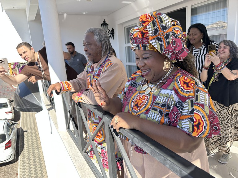 Ministra Macaé Evaristo participa do Grande Reinado do Rosário de Itapecerica (MG) e reforça importância da memória e da resistência do povo negro