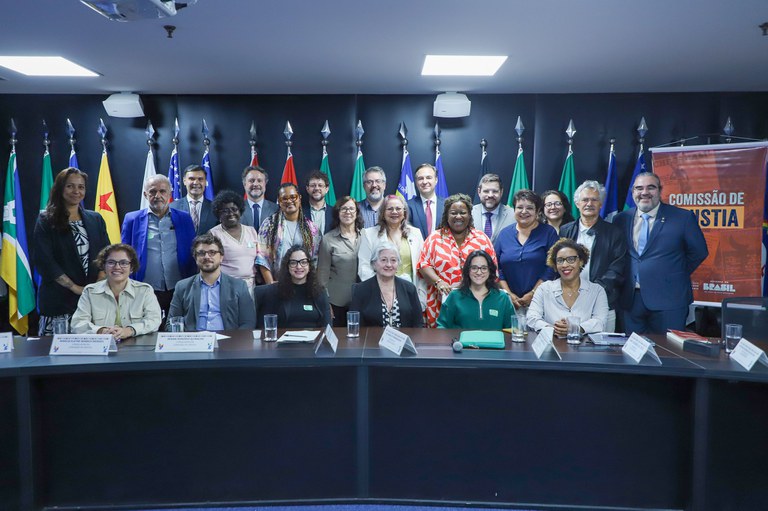 Comissão de Anistia debate funcionamento e requerimentos de anistia com a ministra Macaé Evaristo